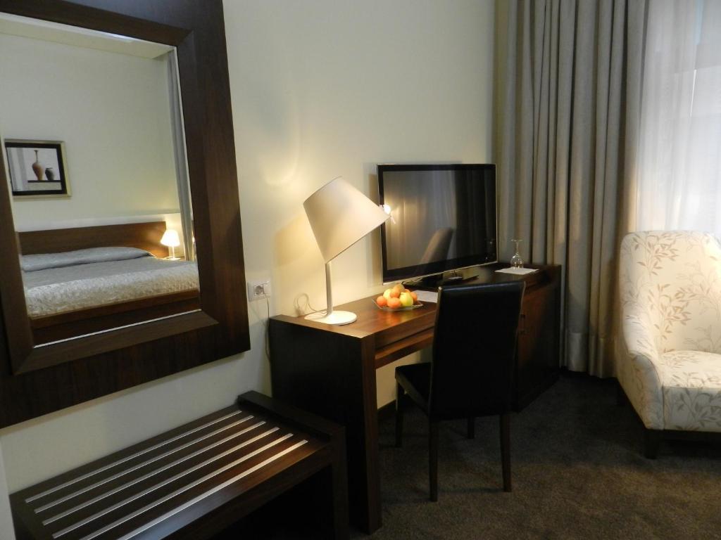 Boutique Hotel Kotoni Тирана Экстерьер фото