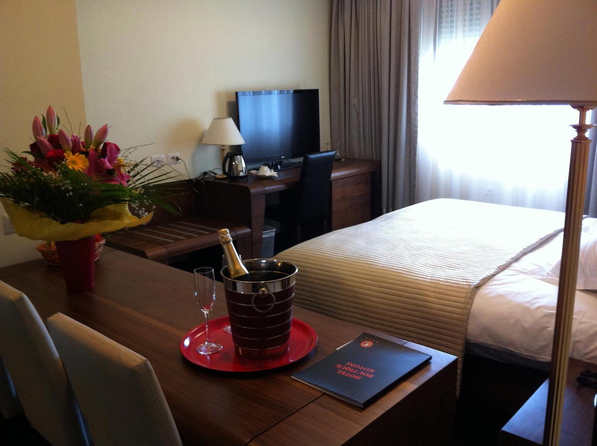 Boutique Hotel Kotoni Тирана Экстерьер фото